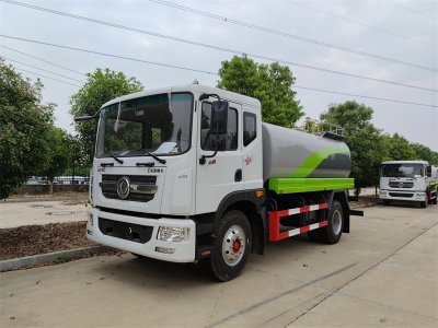 杭州用戶喜提12方灑水車，澆花、澆樹、綠化噴灑功能全